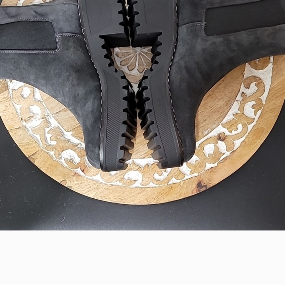 NWOB ~ Vince Camuto Madisha Suede Chelsea Lug Boot with Silver Hardware - Picture 7 of 10